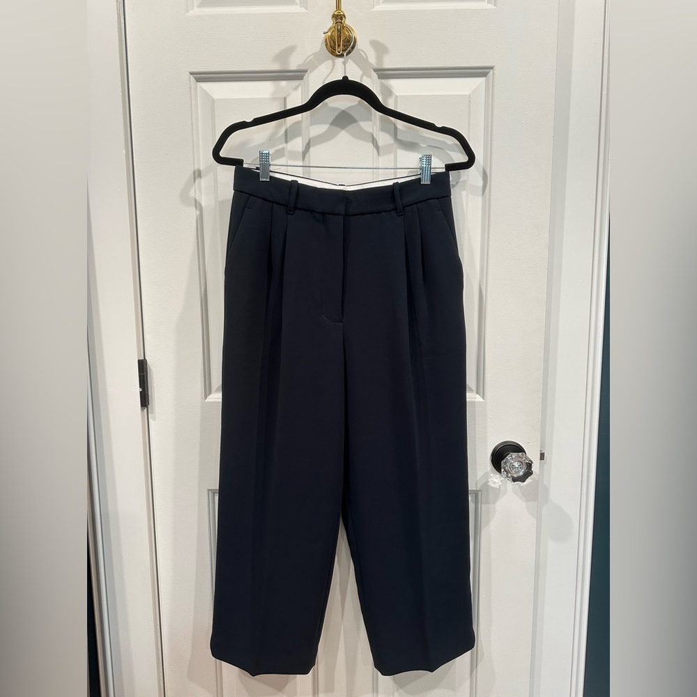 Aritzia Navy Women's Effortless Cropped Pants NWOT